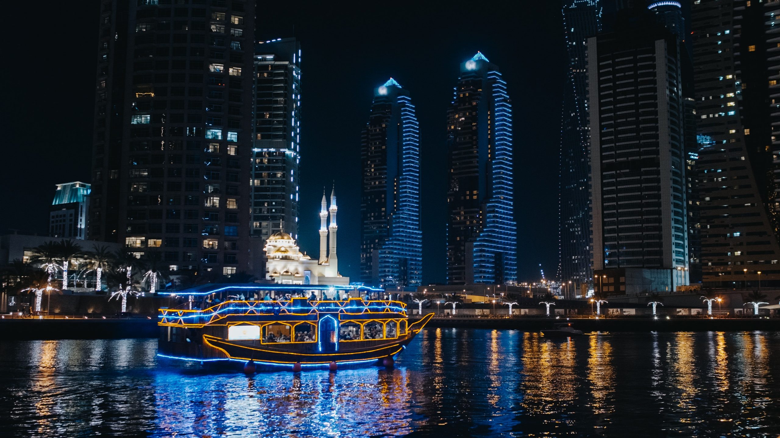 Dhow Cruise Dinner-Dubai